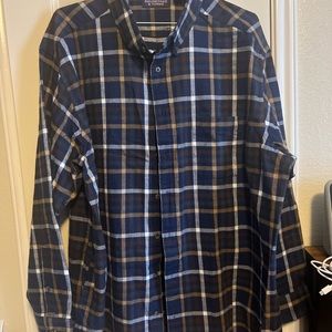 Men’s 2XB shirt.